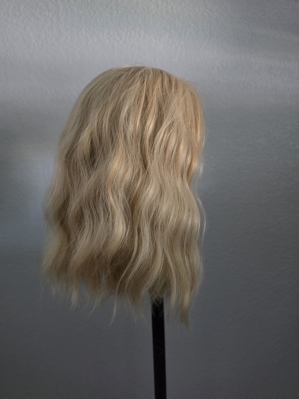 Blonde Wave Short Bob Wigs With Air Bangs Shoulder Length Wig For Women and Girl - Picture 11 of 14